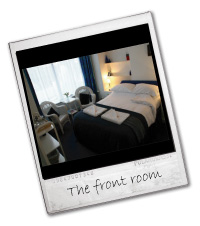 front room at the moorings bed and breakfast southend on sea